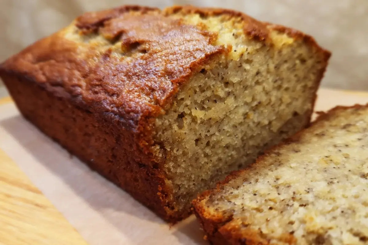 Easy-Greek-Yogurt-Banana-Bread